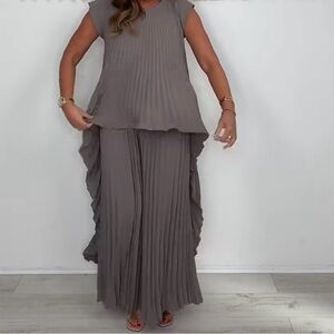 Elegant Pleated Maxi Dress in Taupe